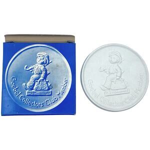 Merry Wanderer Hummel 4" Bisque Plaque - 1976 Goebel Collectors Club Member